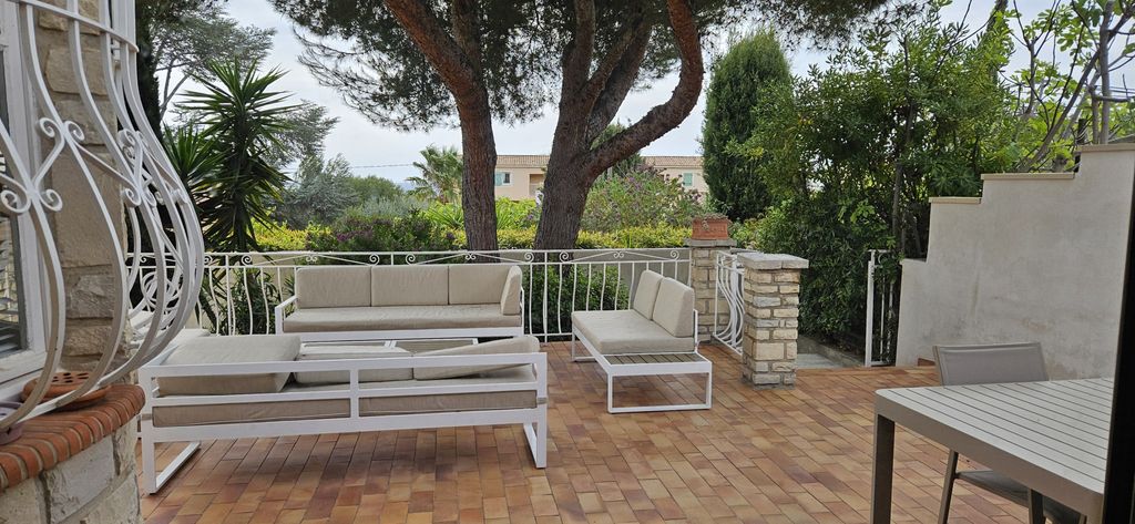 Achat maison à vendre 3 chambres 140 m² - Bandol