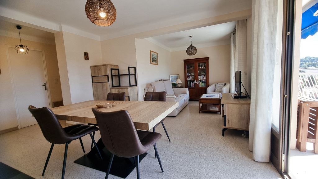 Achat appartement à vendre 3 pièces 63 m² - Toulon