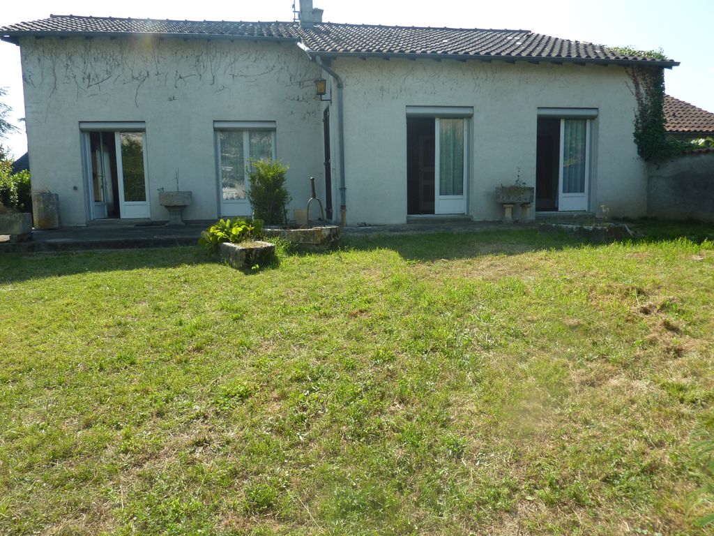 Achat maison à vendre 5 chambres 160 m² - Montmorillon