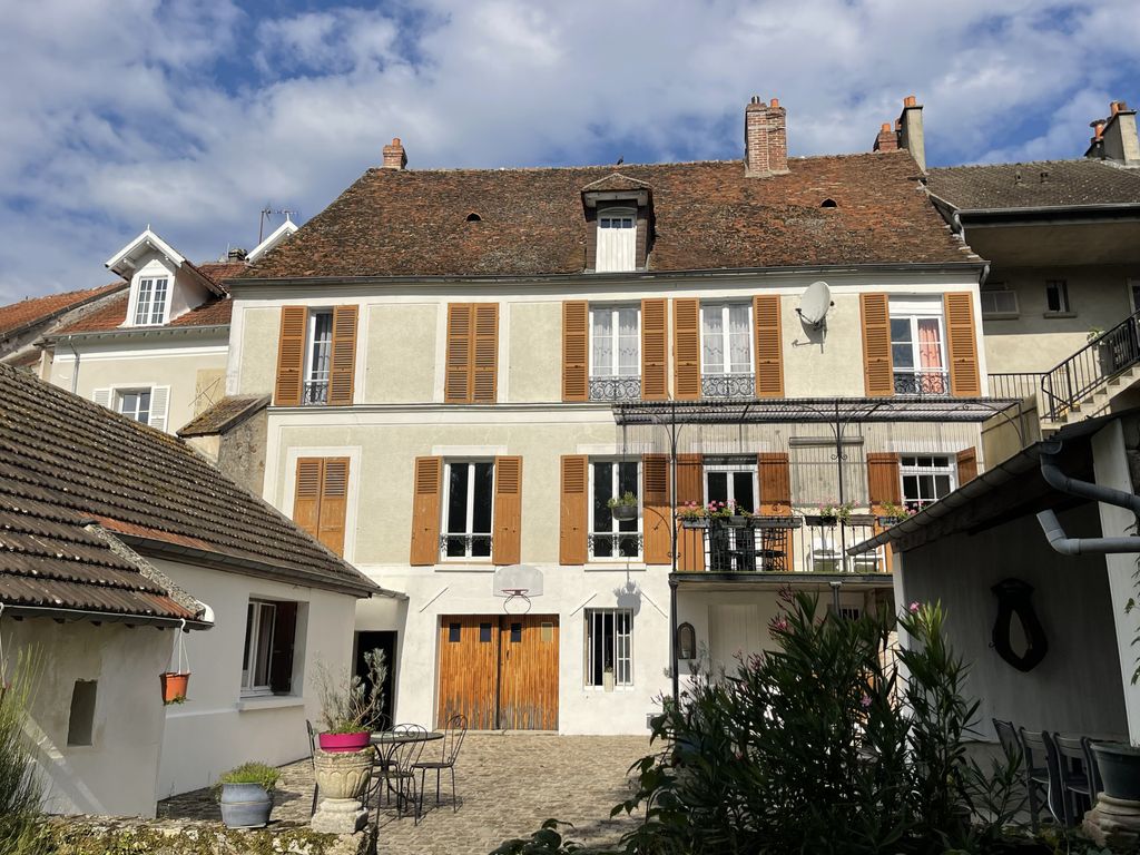 Achat maison à vendre 6 chambres 220 m² - Villeneuve-sur-Bellot