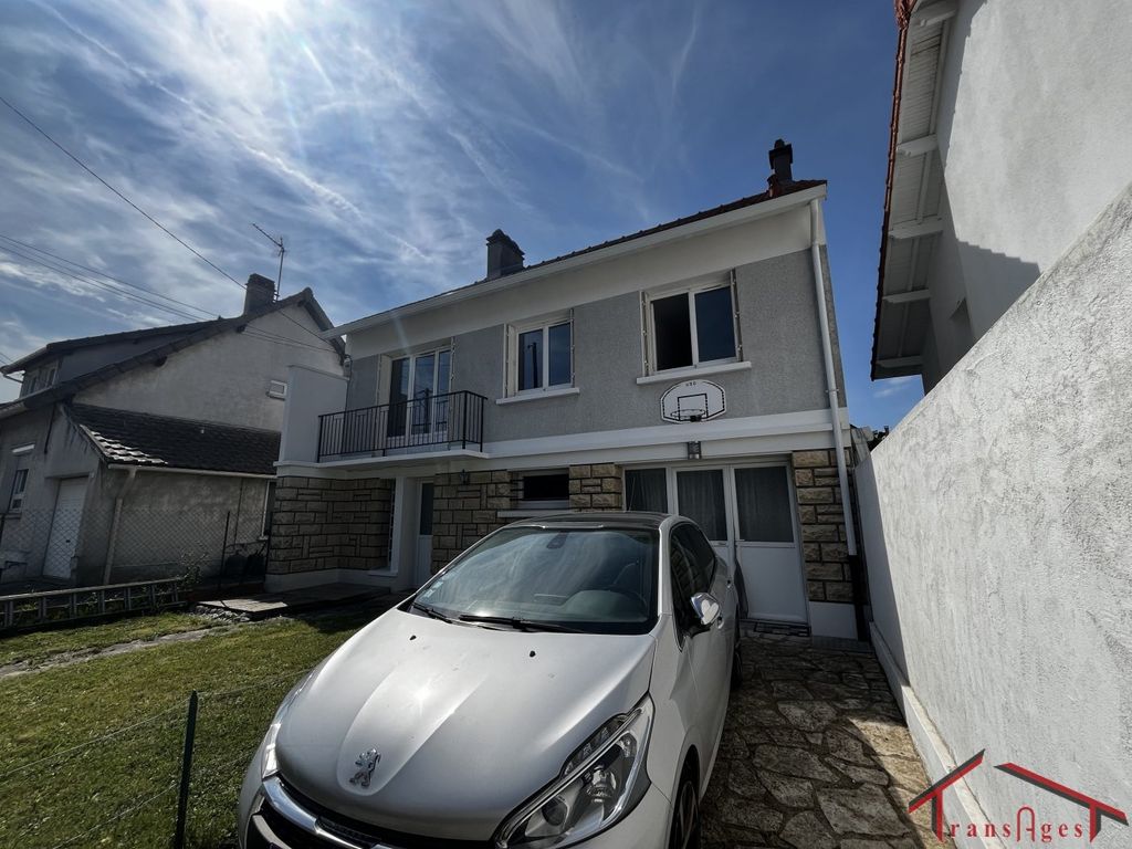 Achat maison à vendre 6 chambres 169 m² - Ris-Orangis