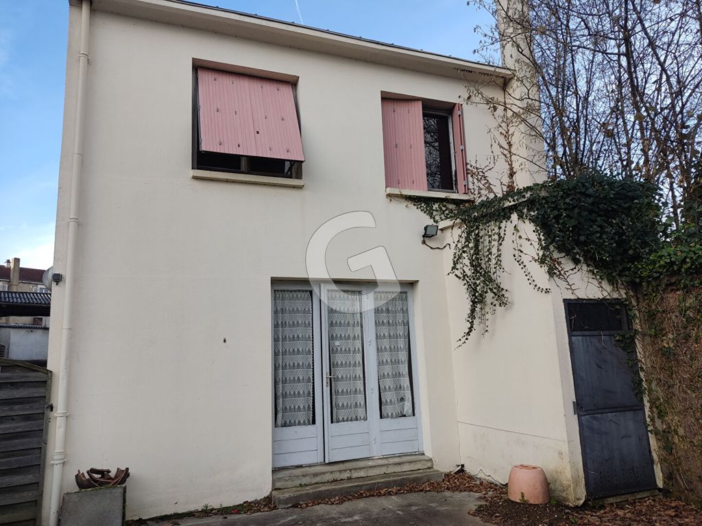 Achat maison à vendre 6 chambres 194 m² - Le Champ-Saint-Père