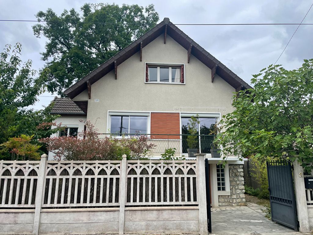 Achat maison à vendre 3 chambres 114 m² - Sainte-Geneviève-des-Bois