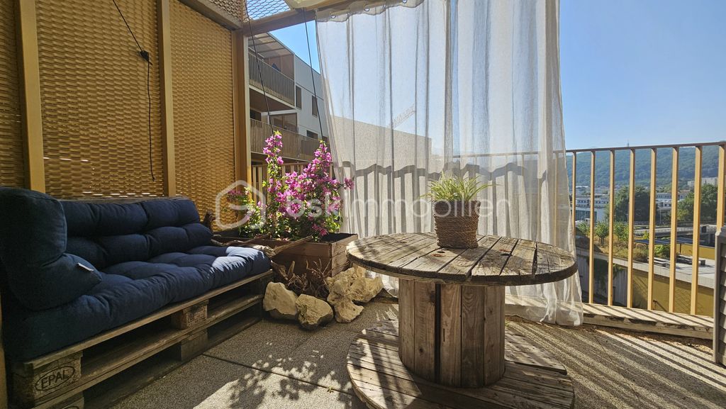 Achat appartement à vendre 4 pièces 76 m² - Échirolles