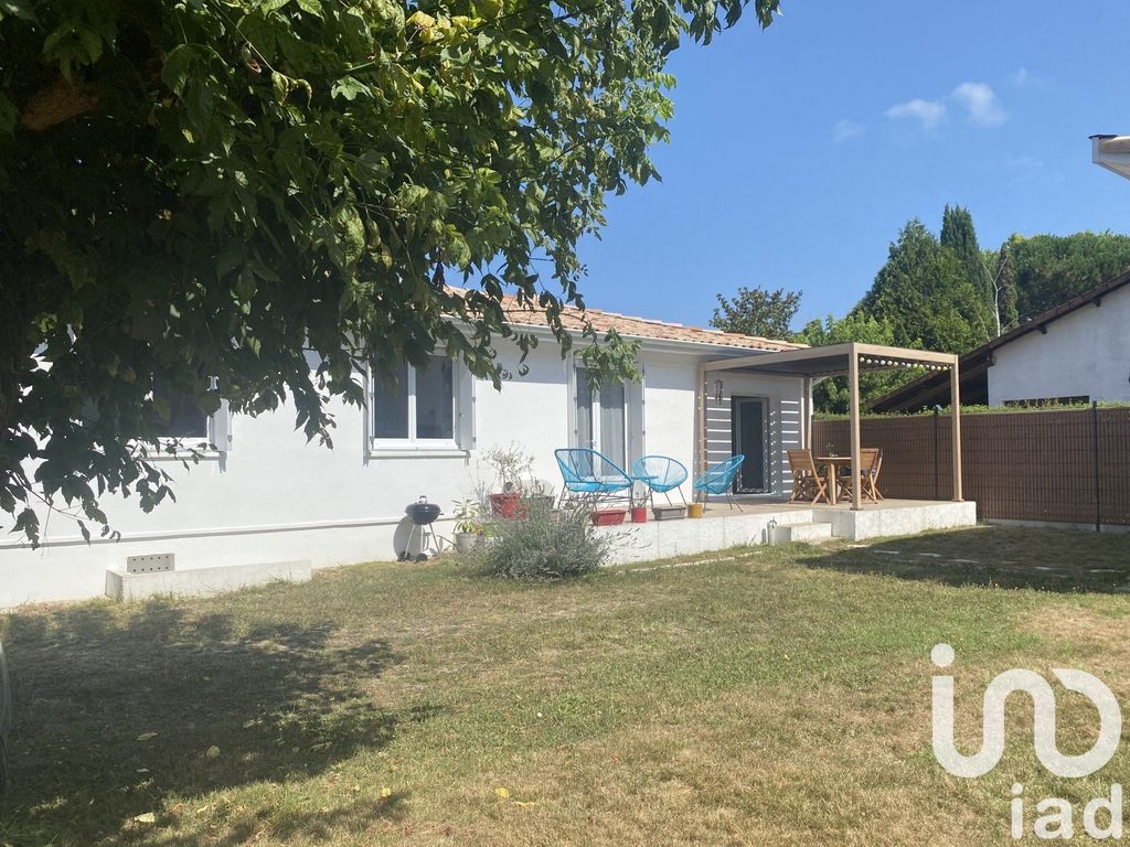 Achat maison à vendre 4 chambres 95 m² - Saint-Médard-en-Jalles