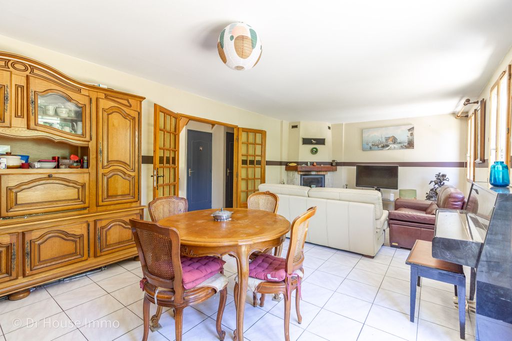 Achat maison à vendre 4 chambres 131 m² - Boissise-la-Bertrand