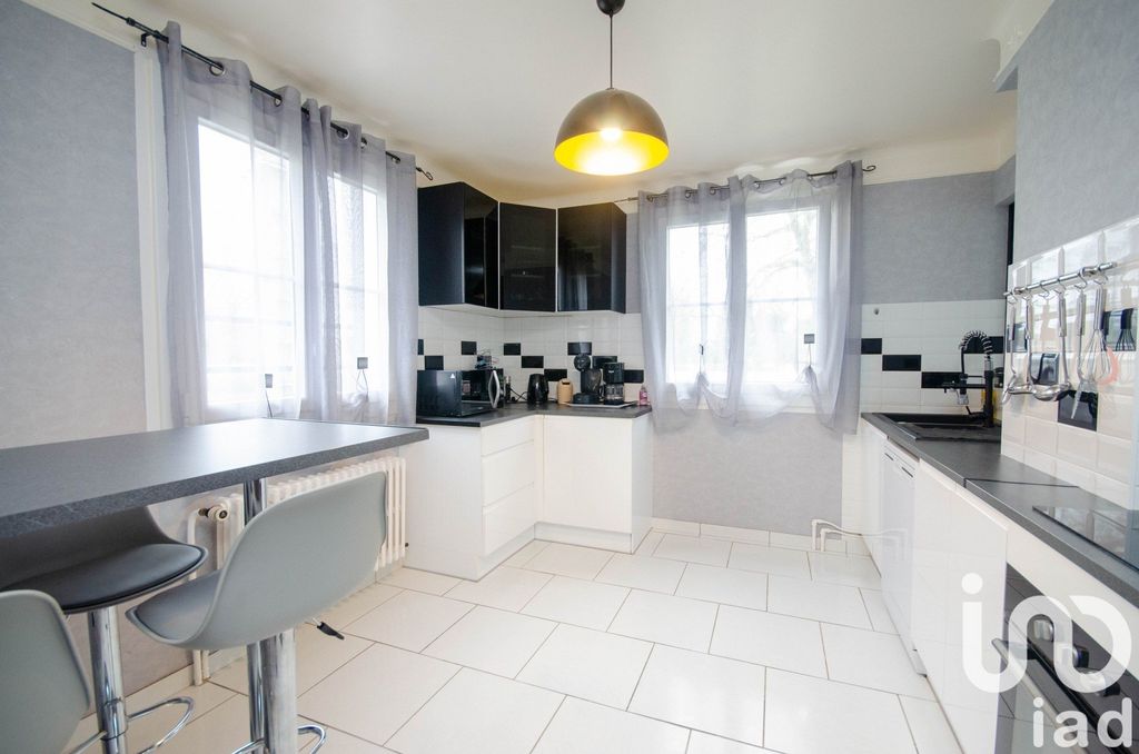 Achat maison à vendre 4 chambres 130 m² - Châlons-en-Champagne