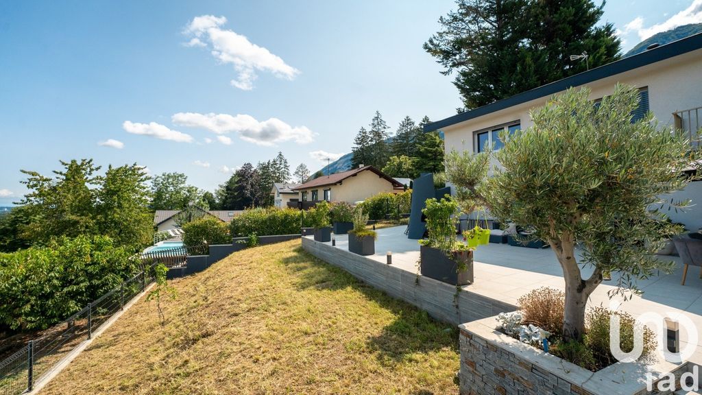 Achat maison à vendre 5 chambres 192 m² - Bossey