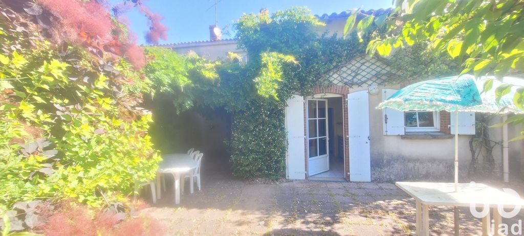 Achat maison à vendre 5 chambres 140 m² - Saint-Martin-des-Noyers