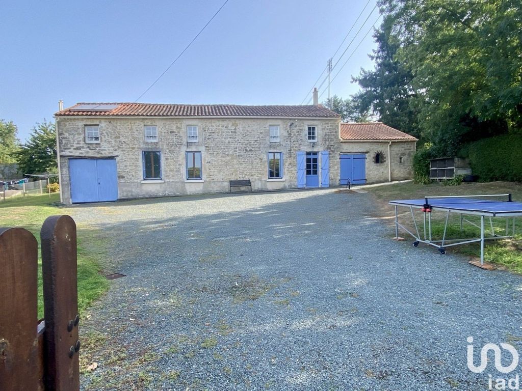 Achat maison à vendre 5 chambres 208 m² - La Chapelle-Thémer