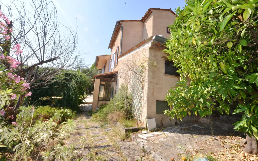 Achat maison à vendre 3 chambres 136 m² - Grasse