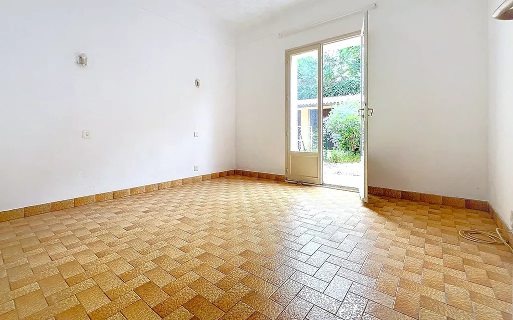 Achat studio à vendre 30 m² - Saint-Raphaël