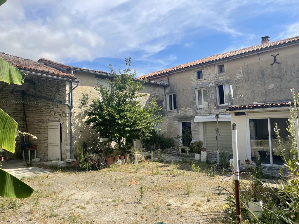 Achat maison à vendre 4 chambres 163 m² - Aigre