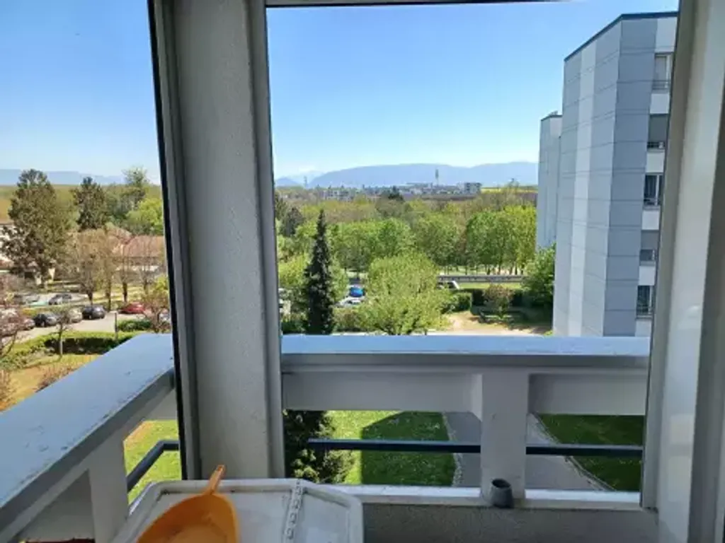 Achat appartement à vendre 4 pièces 91 m² - Saint-Genis-Pouilly