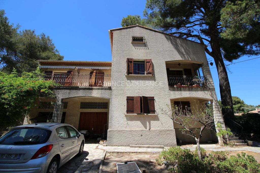 Achat maison à vendre 3 chambres 180 m² - La Ciotat