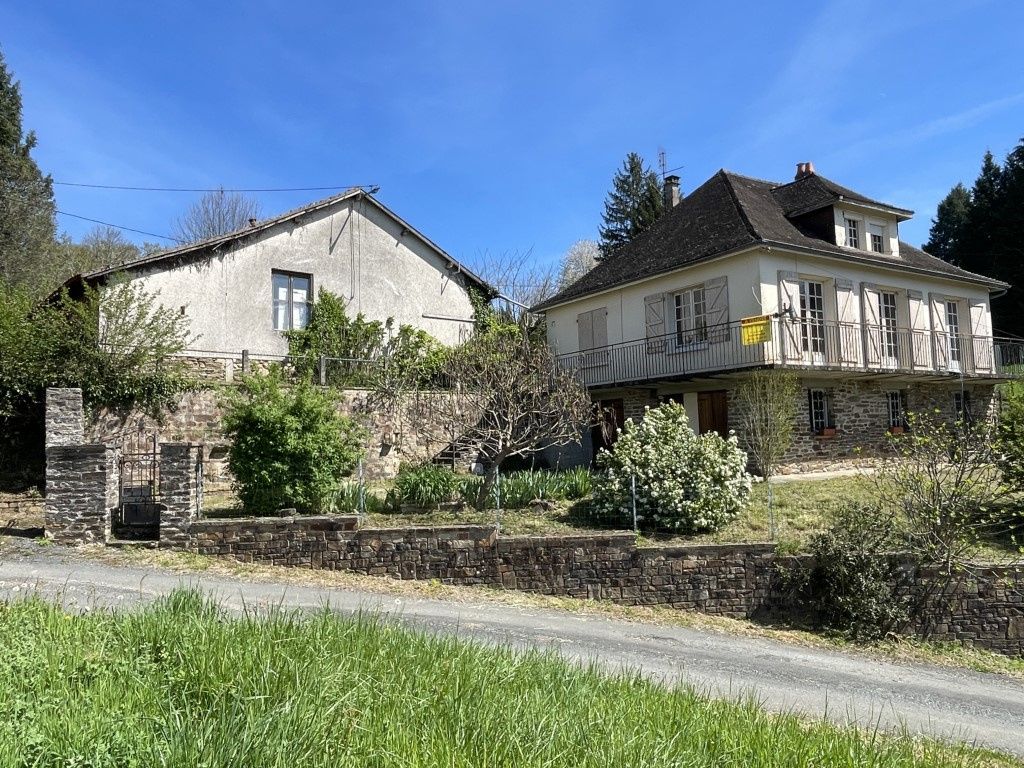 Achat maison à vendre 5 chambres 150 m² - Ségur-le-Château