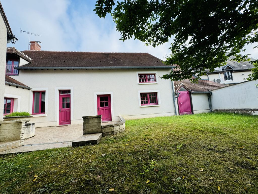 Achat maison à vendre 3 chambres 164 m² - Mehun-sur-Yèvre