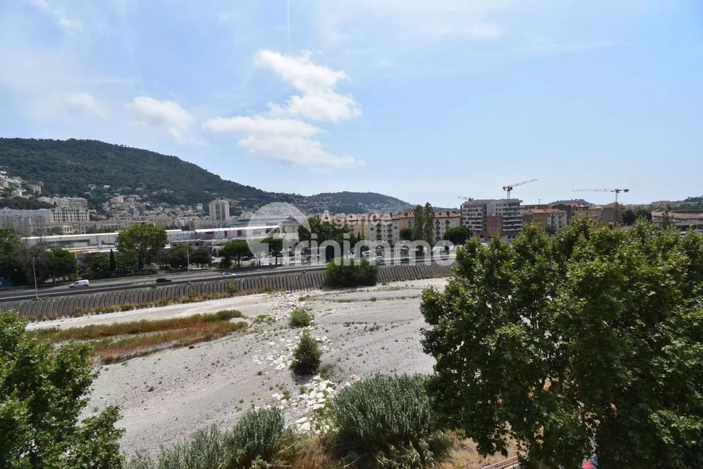 Achat appartement à vendre 3 pièces 57 m² - Nice