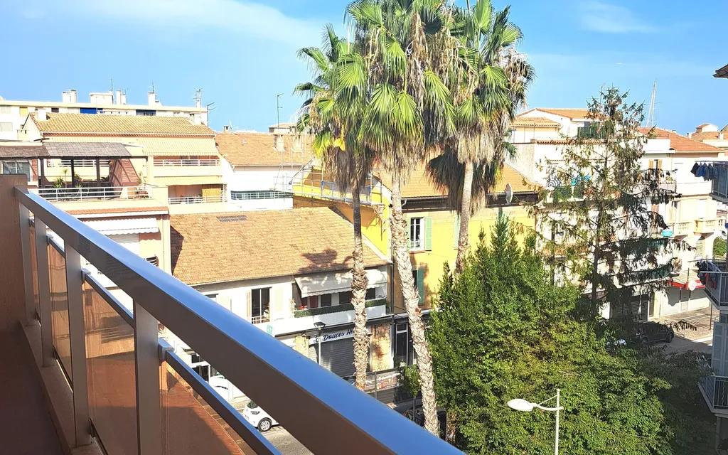 Achat appartement à vendre 3 pièces 65 m² - Vallauris