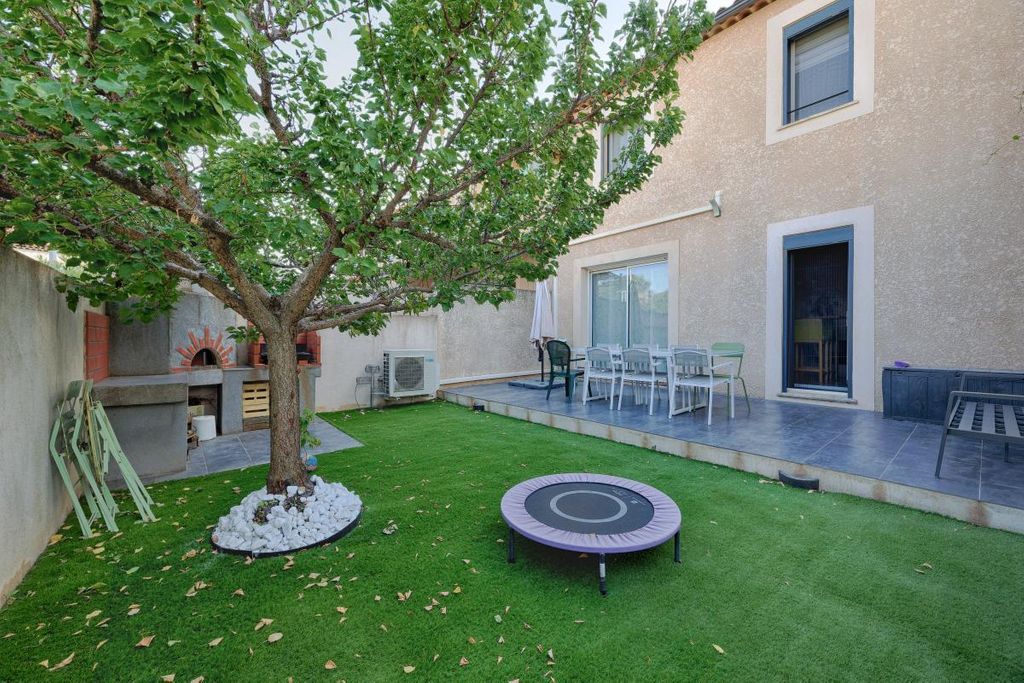 Achat maison à vendre 3 chambres 93 m² - Châteauneuf-les-Martigues