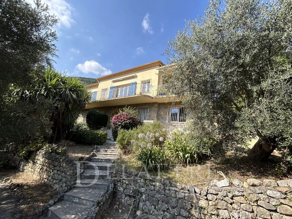 Achat maison à vendre 3 chambres 149 m² - Le Bar-sur-Loup