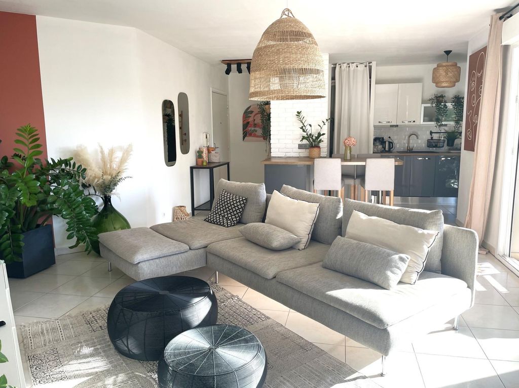 Achat appartement à vendre 2 pièces 54 m² - Fréjus