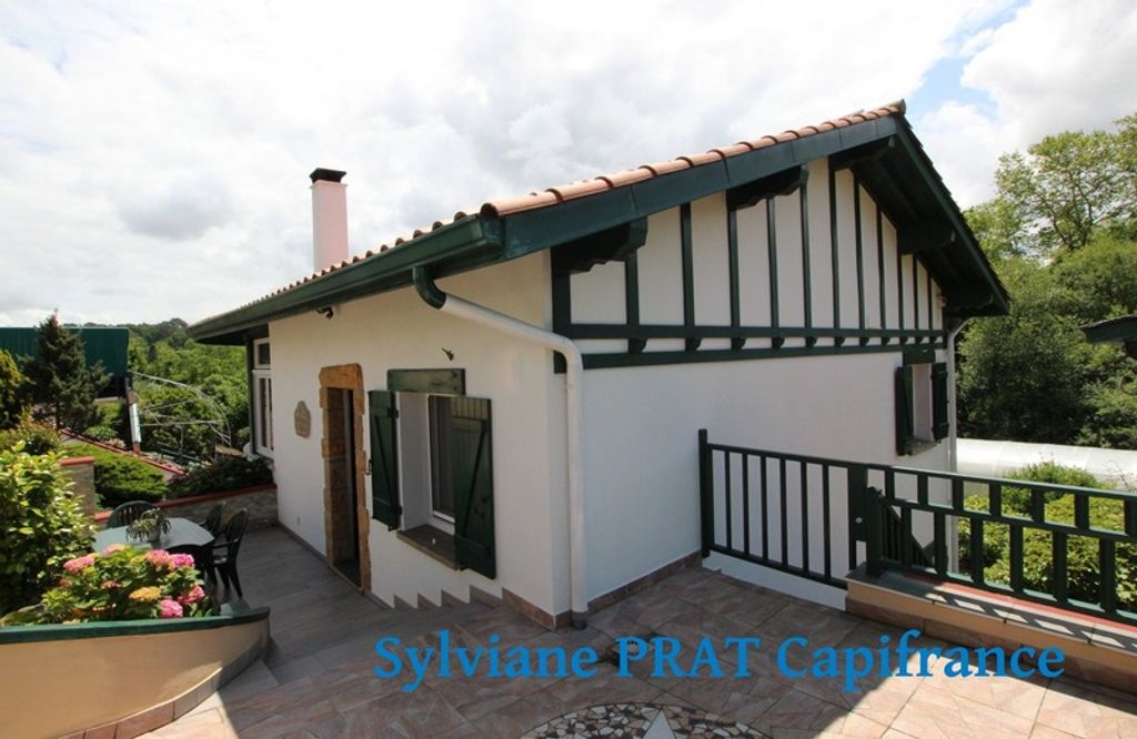 Achat maison à vendre 2 chambres 127 m² - Saint-Jean-de-Luz