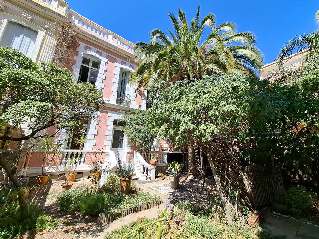 Achat maison à vendre 5 chambres 193 m² - Perpignan