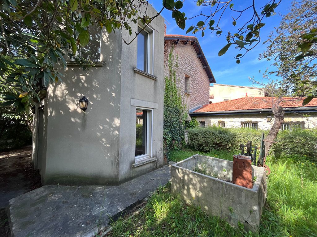 Achat maison à vendre 4 chambres 200 m² - Montpellier