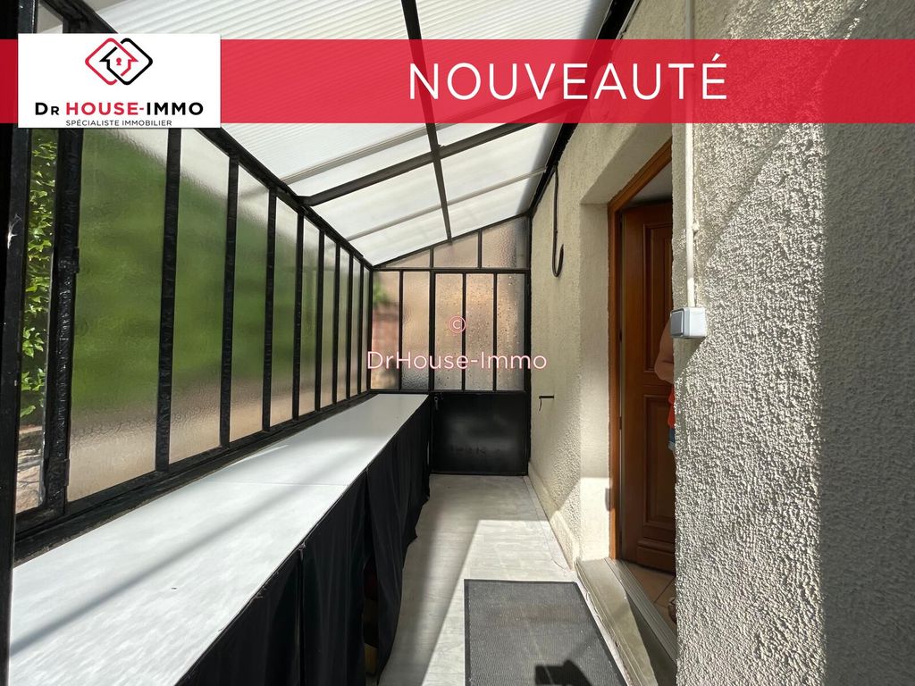 Achat maison à vendre 3 chambres 168 m² - Vaux-en-Beaujolais