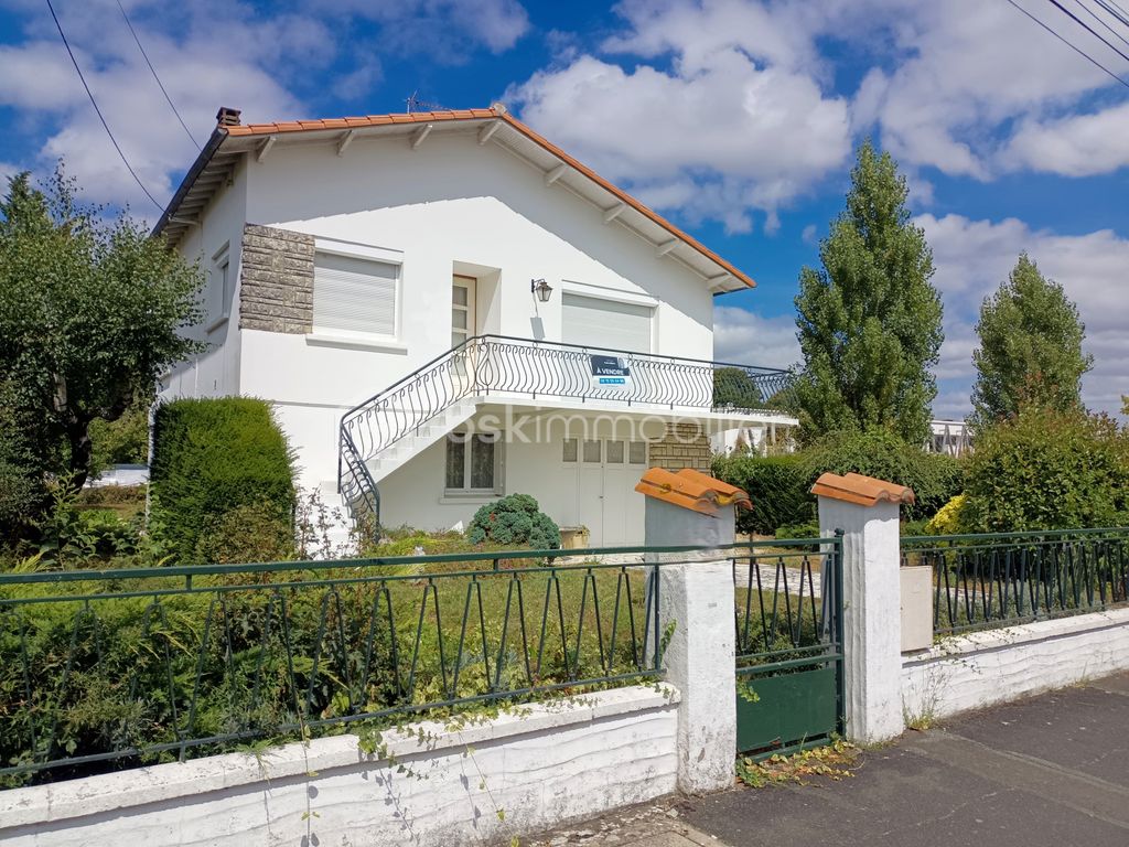 Achat maison à vendre 4 chambres 116 m² - Niort