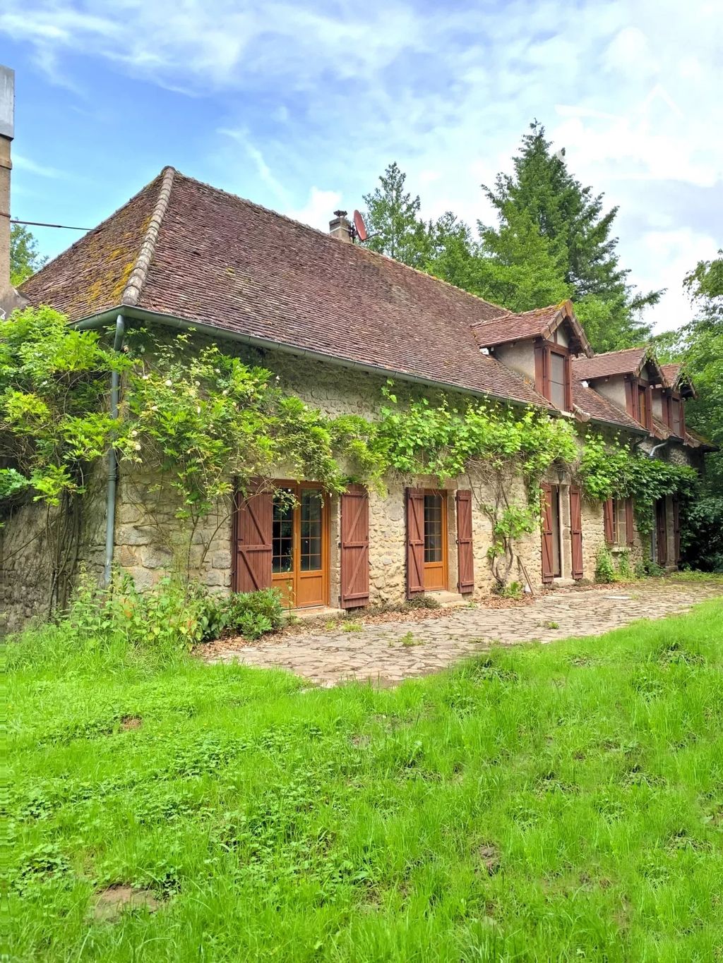 Achat maison à vendre 5 chambres 193 m² - Champeau-en-Morvan