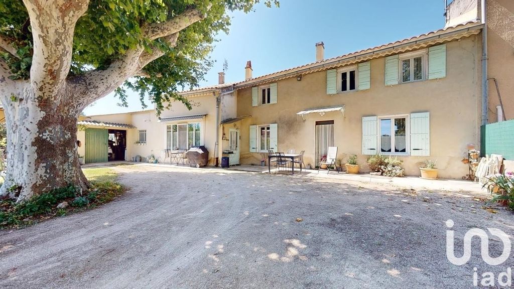 Achat maison à vendre 3 chambres 120 m² - Cheval-Blanc