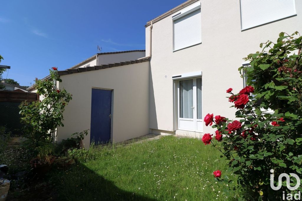 Achat maison à vendre 4 chambres 110 m² - Magny-les-Hameaux