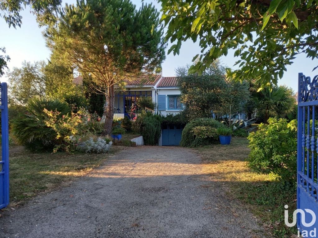 Achat maison à vendre 2 chambres 131 m² - Jard-sur-Mer