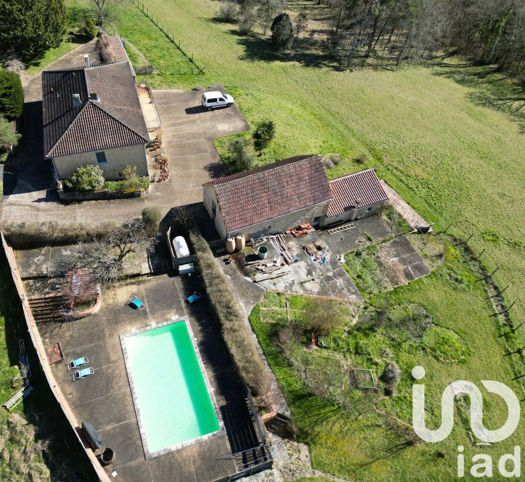 Achat maison à vendre 5 chambres 210 m² - Sarlat-la-Canéda