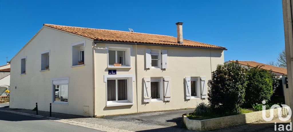 Achat maison à vendre 5 chambres 195 m² - Breuil-la-Réorte