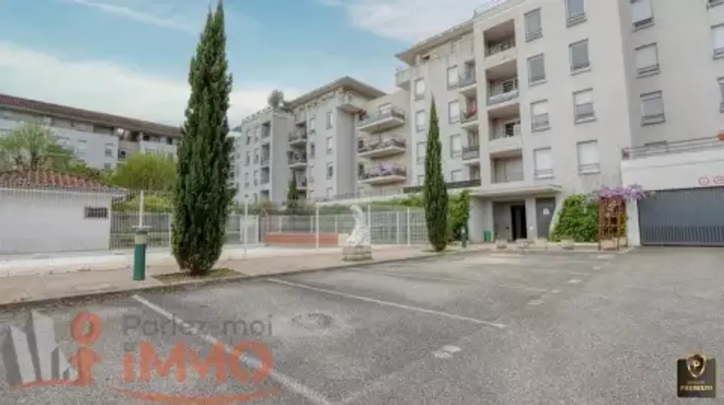 Achat appartement à vendre 3 pièces 63 m² - L'Isle-d'Abeau