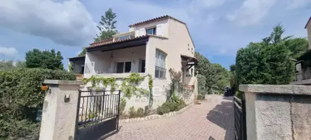 Achat maison à vendre 3 chambres 155 m² - Antibes