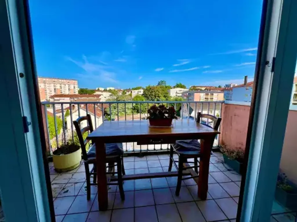 Achat appartement à vendre 3 pièces 61 m² - Besançon