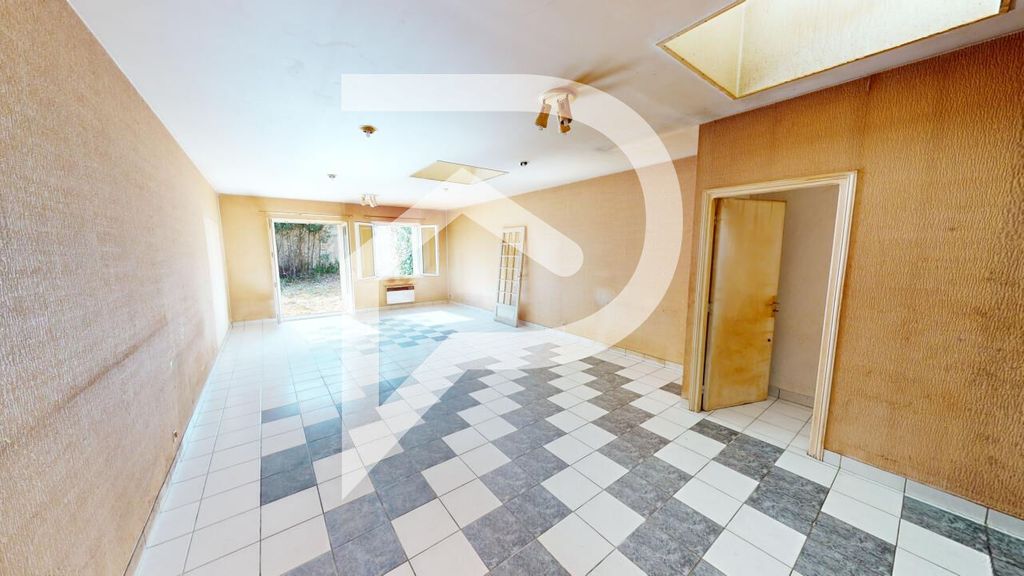 Achat maison à vendre 3 chambres 110 m² - Châteauroux