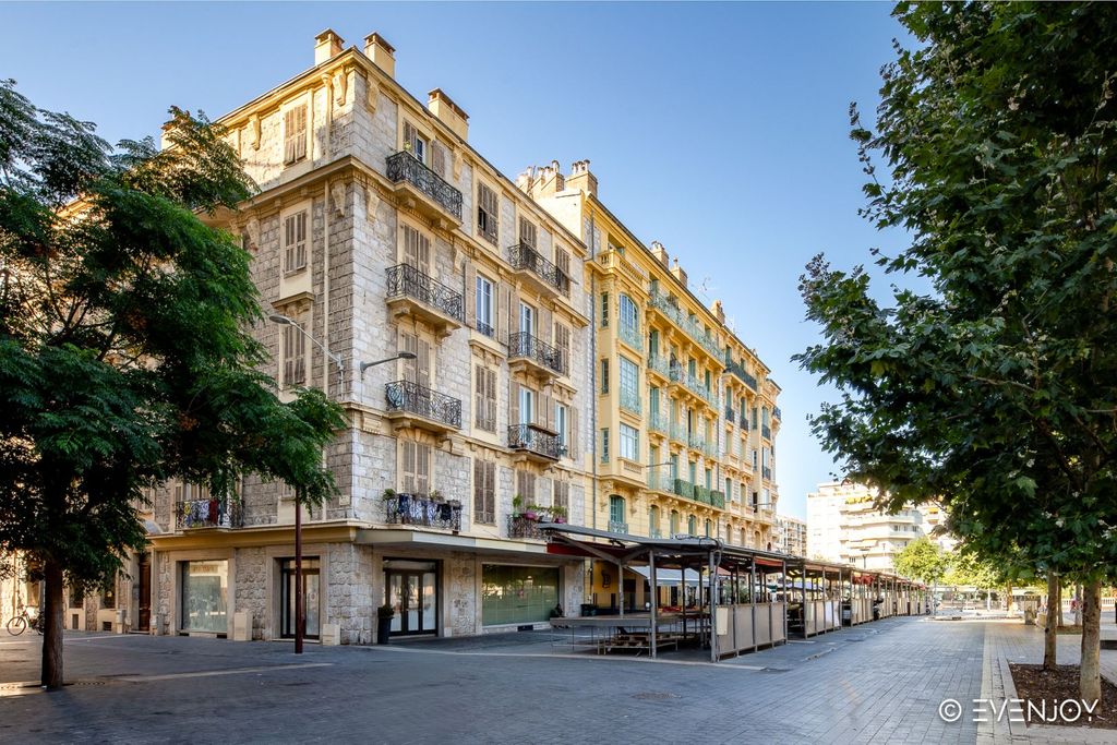 Achat appartement à vendre 3 pièces 82 m² - Nice