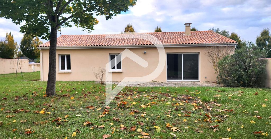 Achat maison à vendre 3 chambres 97 m² - Fleuré