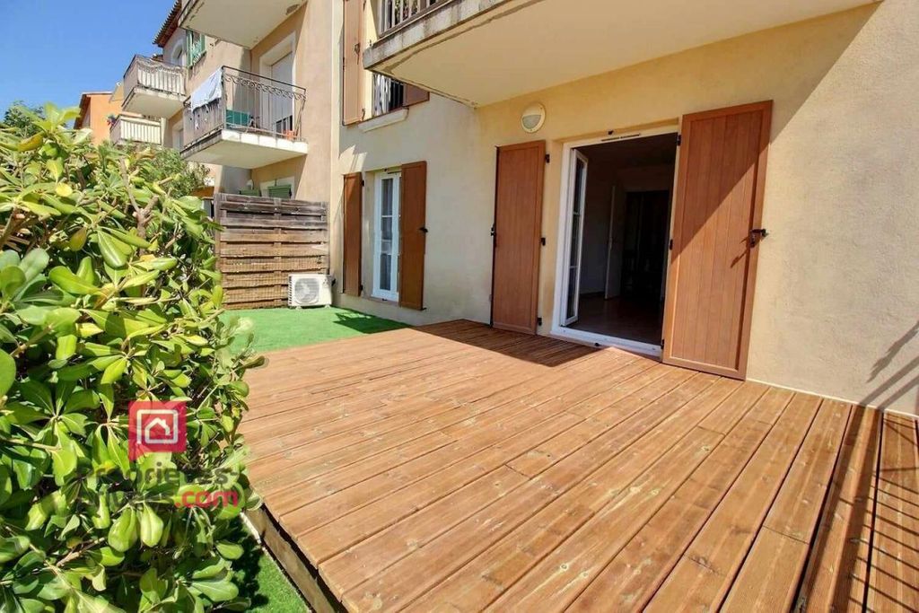 Achat appartement à vendre 2 pièces 43 m² - Roquebrune-sur-Argens