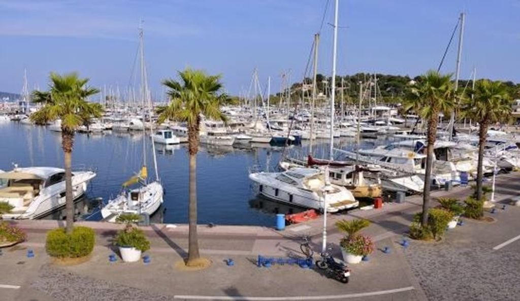 Achat appartement à vendre 2 pièces 48 m² - Cavalaire-sur-Mer