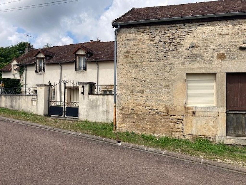 Achat maison à vendre 4 chambres 221 m² - Brémur-et-Vaurois