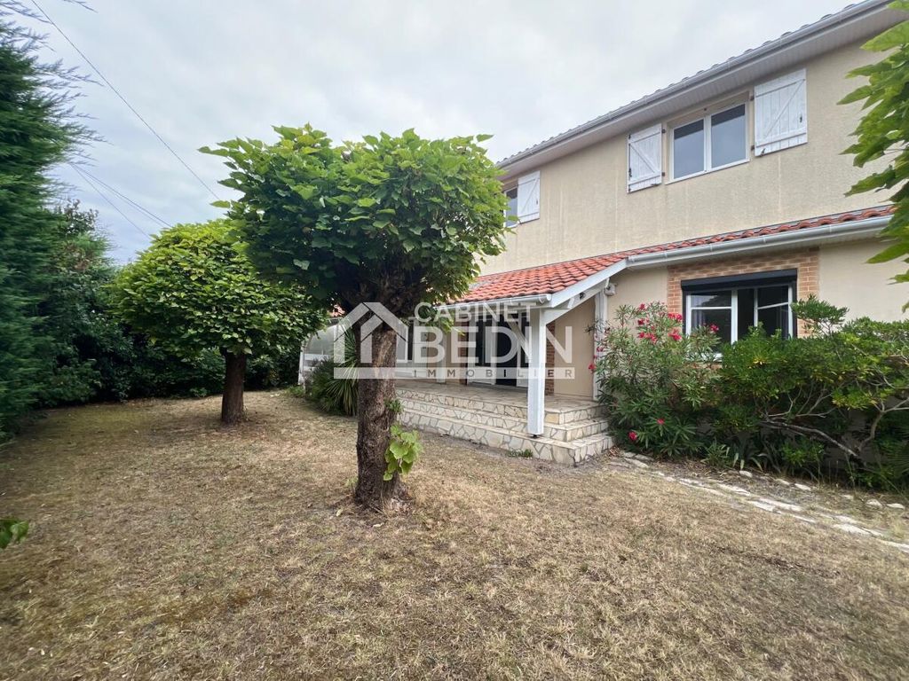 Achat maison à vendre 5 chambres 118 m² - Eysines