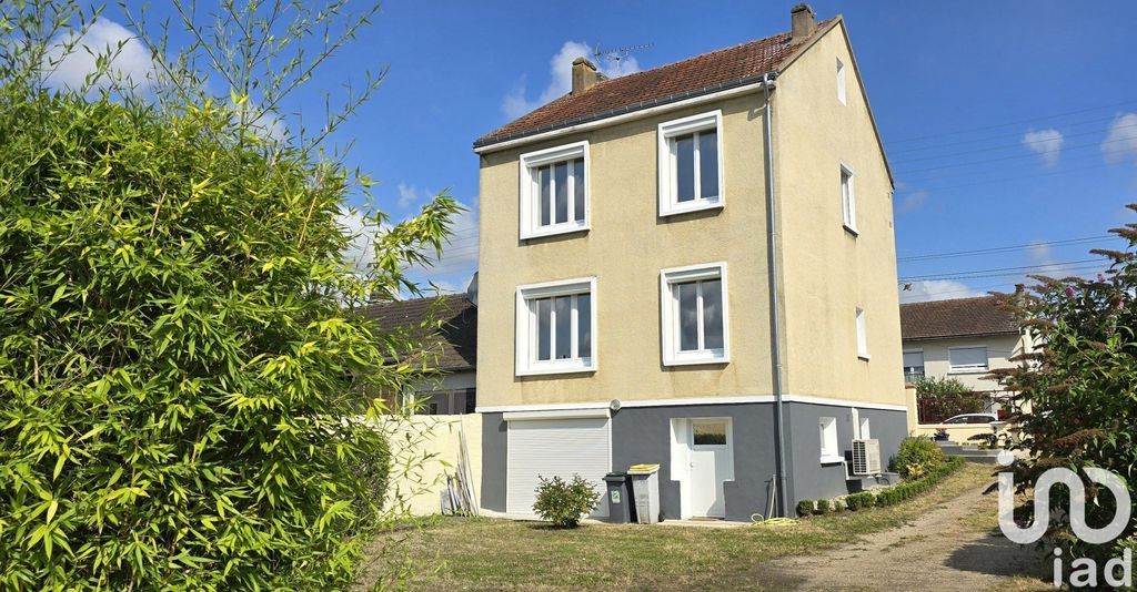 Achat maison à vendre 4 chambres 150 m² - Saint-Jean-de-la-Ruelle