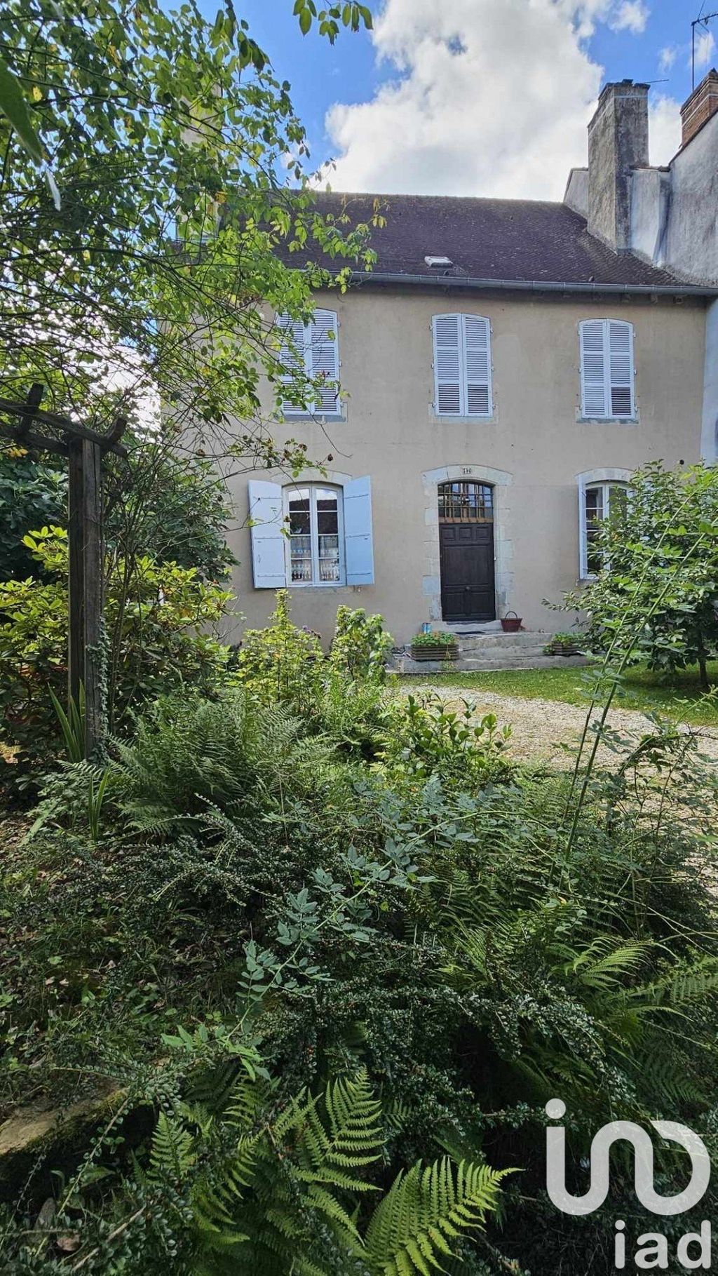 Achat maison à vendre 5 chambres 286 m² - Saint-Yrieix-la-Perche