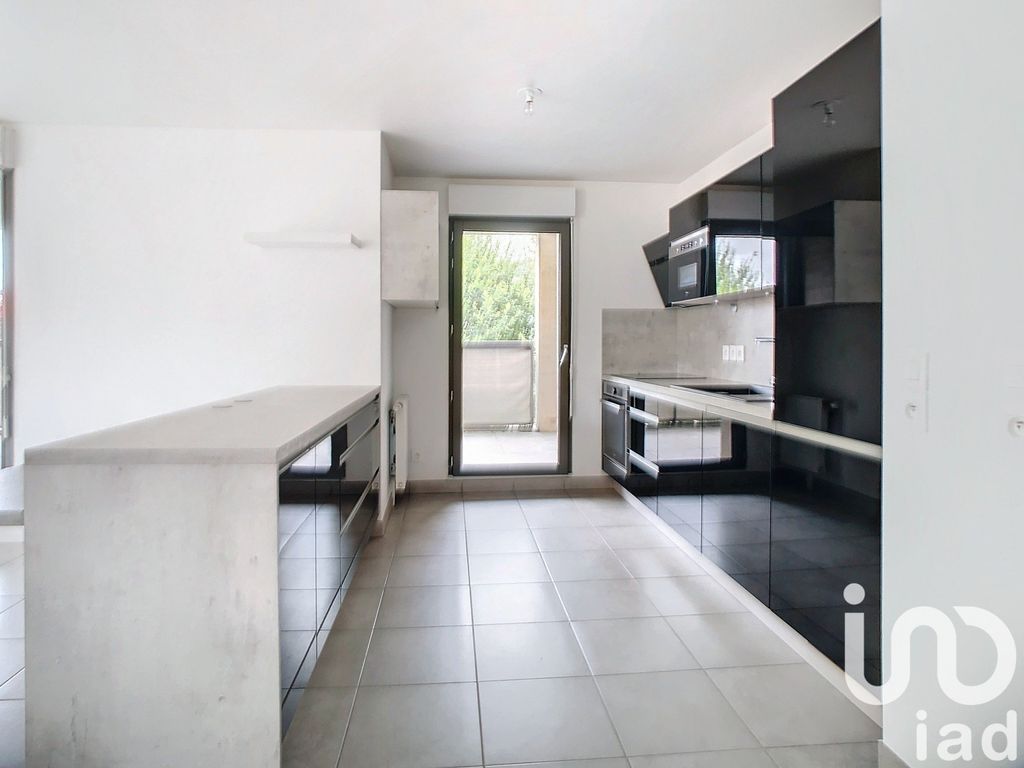 Achat appartement à vendre 4 pièces 79 m² - Saint-Cyr-l'École